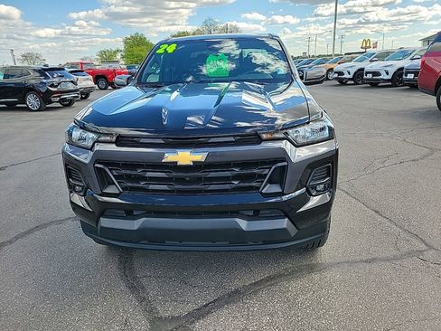 Used 2024 Chevrolet Colorado LT w/ LT Convenience Package II AWD/4WD image 2