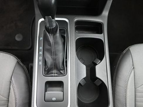 Used 2017 Ford Escape SE w/ Equipment Group 201A AWD/4WD image 19