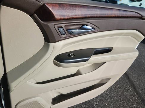 Used 2015 Cadillac SRX Luxury w/ Trailering Package image 16