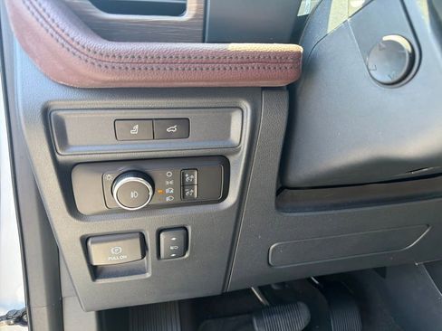Used 2024 Ford Expedition Limited AWD/4WD image 27