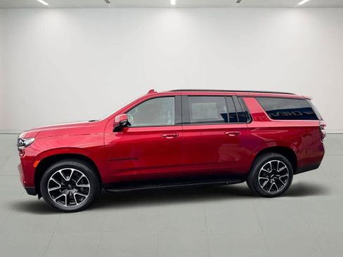 Used 2023 Chevrolet Suburban RST w/ Luxury Package image 3