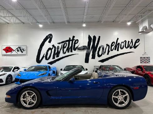 Used 2004 Chevrolet Corvette Convertible w/ Preferred Equipment Group RWD image 2