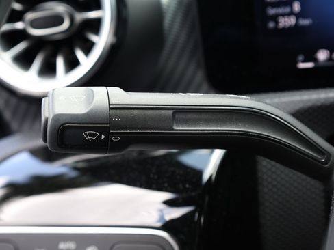Used 2024 Mercedes-Benz CLA 250 image 35