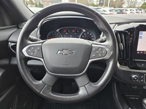 Used 2022 Chevrolet Traverse RS image 18