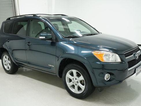 Used 2012 Toyota RAV4 Limited w/ Premium Plus Value Pkg image 3