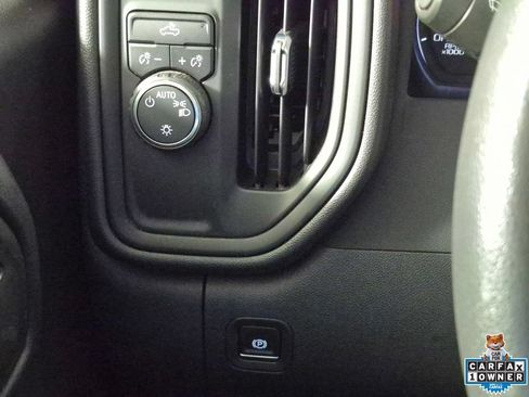 Certified 2025 Chevrolet Silverado 1500 W/T RWD image 17