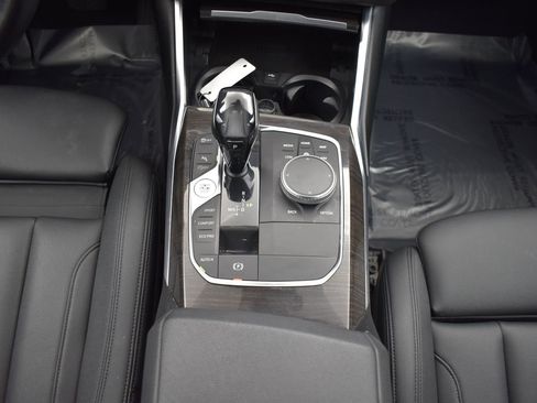 Used 2019 BMW 330i xDrive Sedan w/ Premium Package AWD/4WD image 19