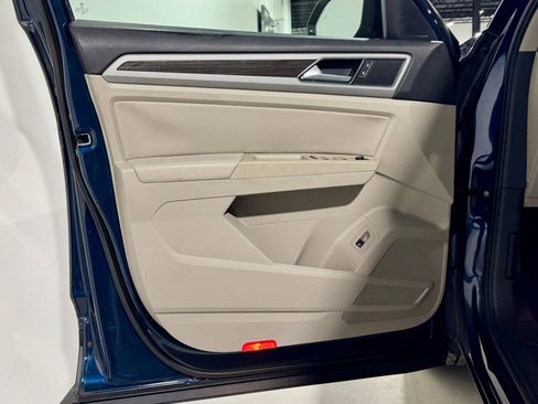 Used 2019 Volkswagen Atlas SE w/ Towing Package image 10