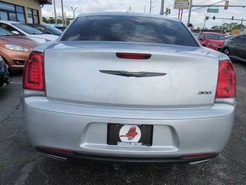 Used 2020 Chrysler 300 Touring w/ Sport Appearance Package image 6