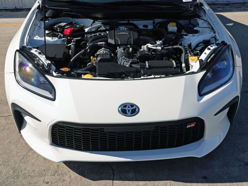 Used 2023 Toyota GR86 w/ ALL Weather Mat Package (TMS) image 7