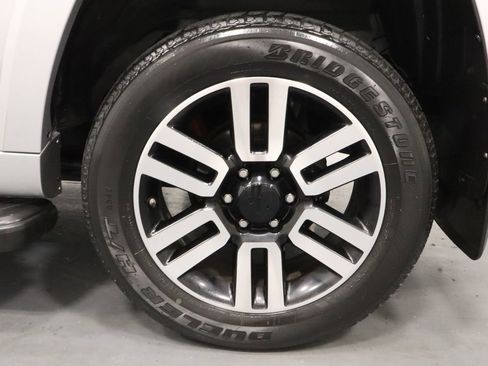 Used 2021 Toyota 4Runner Limited AWD/4WD image 26