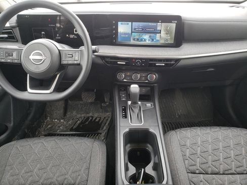 Certified 2025 Nissan Kicks SV image 19
