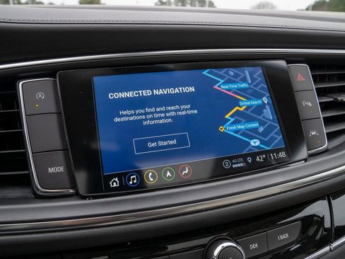 Used 2024 Buick Enclave Avenir w/ Avenir Technology Package image 18