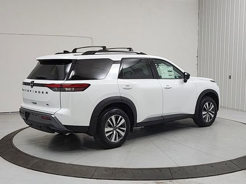 New 2026 Nissan Pathfinder SL FWD image 7