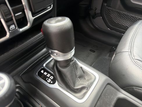 Used 2022 Jeep Wrangler Unlimited Sport AWD/4WD image 20