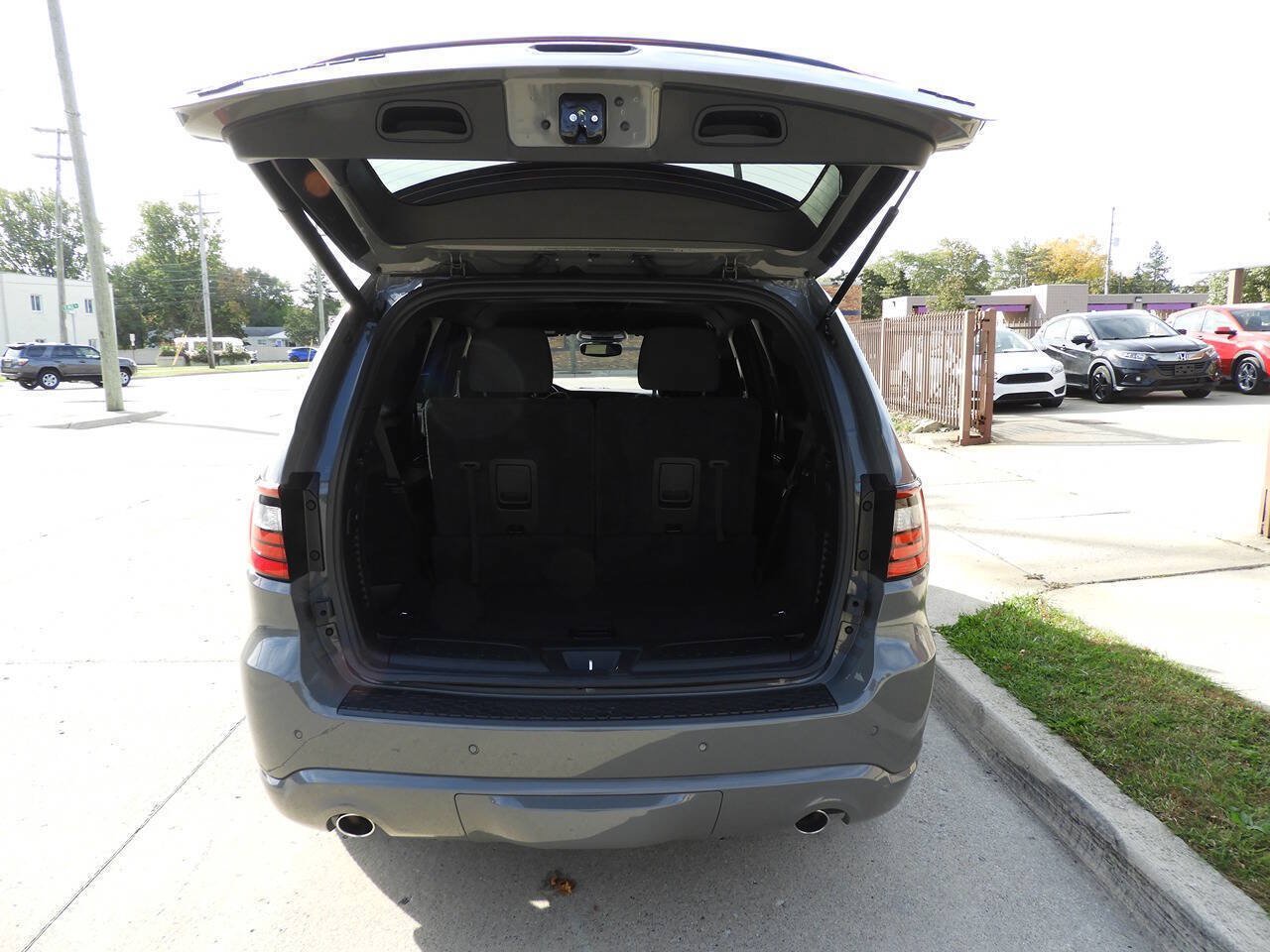 Used 2025 Dodge Durango R/T w/ Blacktop Package AWD/4WD image 23