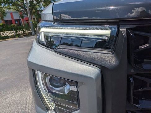 Used 2024 GMC Canyon Elevation w/ Convenience Package AWD/4WD image 10
