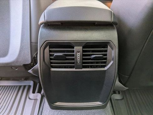 Certified 2025 BMW 230i Coupe w/ Premium Package image 19