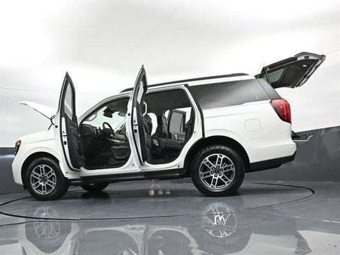 Certified 2026 Ford Expedition Active AWD/4WD image 47