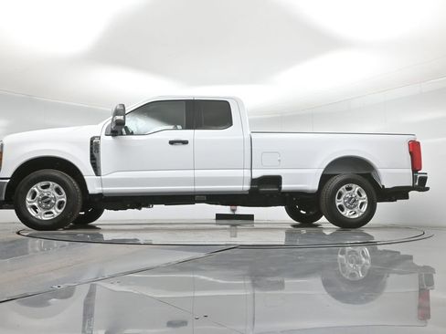 New 2026 Ford F250 XLT image 40