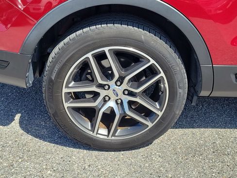 Used 2019 Ford Explorer Sport w/ Equipment Group 401A AWD/4WD image 5
