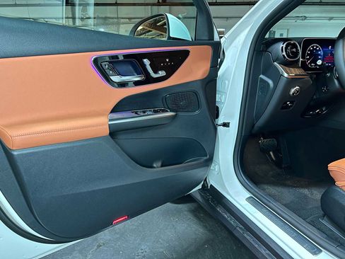New 2026 Mercedes-Benz GLC 300 4MATIC image 21