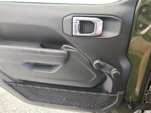 Used 2022 Jeep Gladiator Sport w/ Trailer Tow Package AWD/4WD image 31