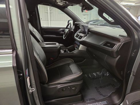 Used 2023 Chevrolet Suburban Premier RWD image 30