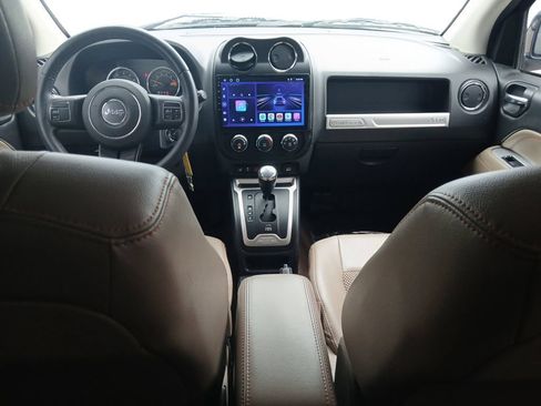 Used 2014 Jeep Compass Latitude FWD image 10