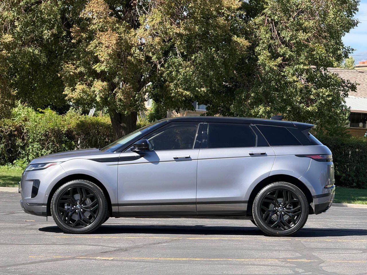 Used 2020 Land Rover Range Rover Evoque SE AWD/4WD image 2