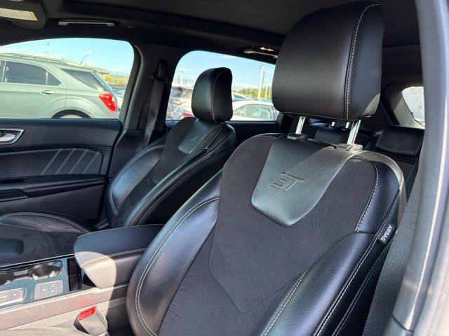 Used 2020 Ford Edge ST w/ Equipment Group 401A AWD/4WD image 14