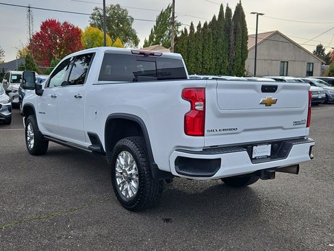 Used 2022 Chevrolet Silverado 2500 High Country w/ Z71 Off-Road Package image 3