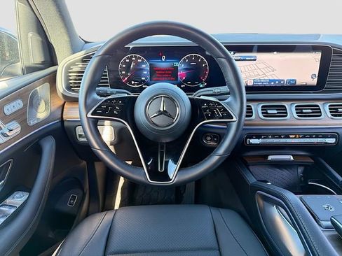 Used 2025 Mercedes-Benz GLE 350 4MATIC image 17