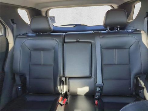 Used 2023 Chevrolet Equinox Premier image 22