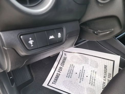 Used 2020 Kia Forte LXS FWD image 12