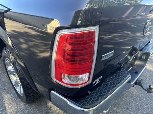 Used 2018 RAM 1500 Laramie image 33