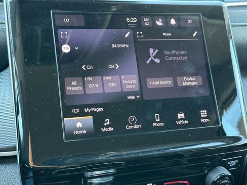 Used 2023 Jeep Grand Cherokee Laredo AWD/4WD image 17