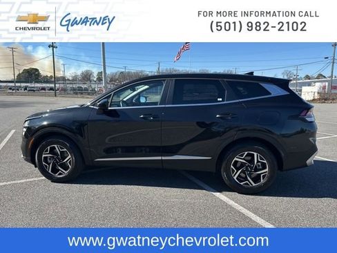 Used 2025 Kia Sportage LX image 8