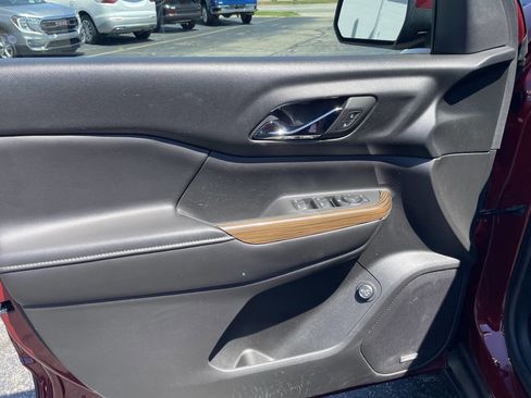 Used 2018 GMC Acadia SLE AWD/4WD image 12