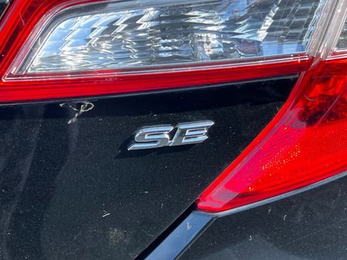 Used 2012 Toyota Camry SE image 7