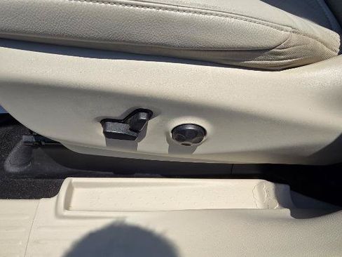 Used 2018 Chrysler Pacifica Touring-L Plus FWD image 26