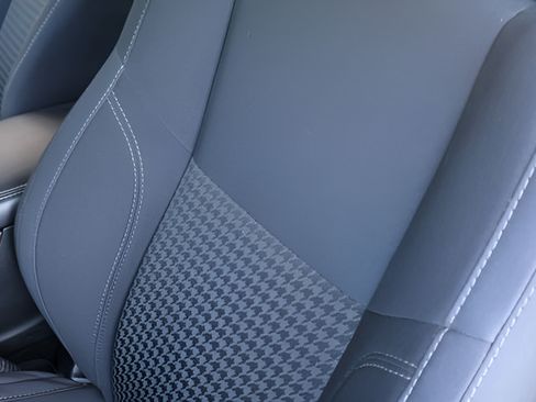 Used 2019 Dodge Challenger SXT RWD image 13