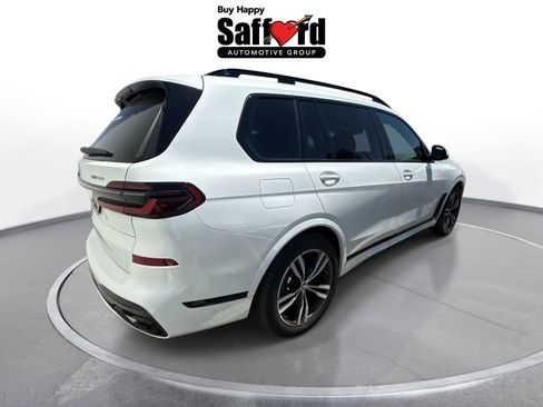 Used 2026 BMW X7 xDrive40i w/ M Sport Package AWD/4WD image 3