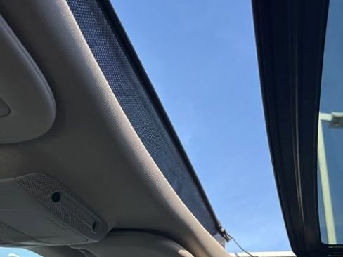 Used 2023 Ford Expedition Limited image 22