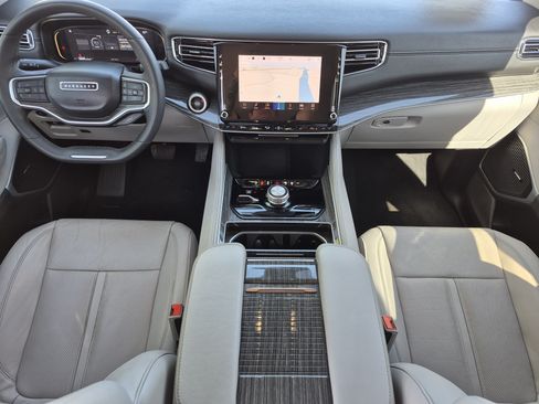 Used 2022 Jeep Wagoneer Series II AWD/4WD image 36