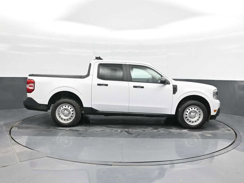 Used 2022 Ford Maverick XL image 9