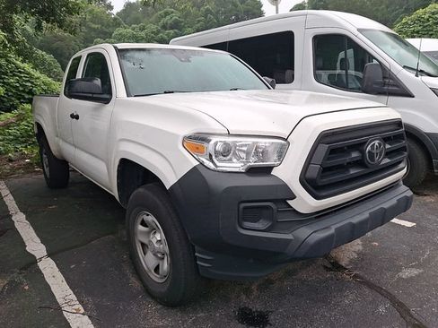 Used 2023 Toyota Tacoma SR RWD image 3