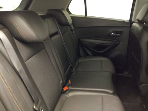 Used 2020 Chevrolet Trax LT w/ LT Convenience Package FWD image 19