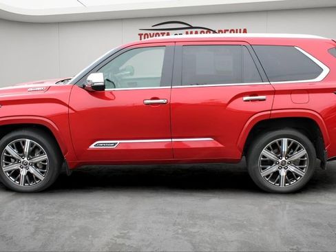 Used 2023 Toyota Sequoia Capstone image 4