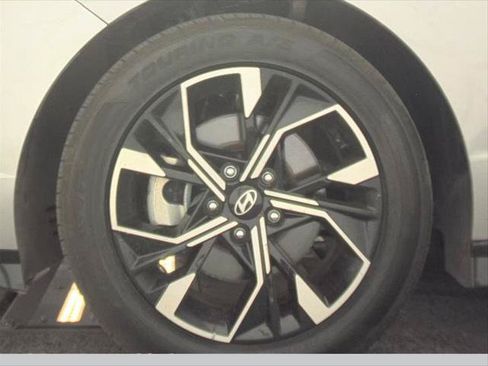 Used 2025 Hyundai Sonata SEL FWD image 23
